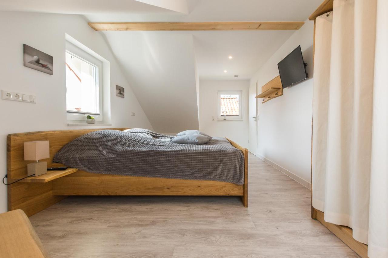 Ferienhaus für die ganze Familie - Kamin-Sauna-See Krakow am See Exterior foto